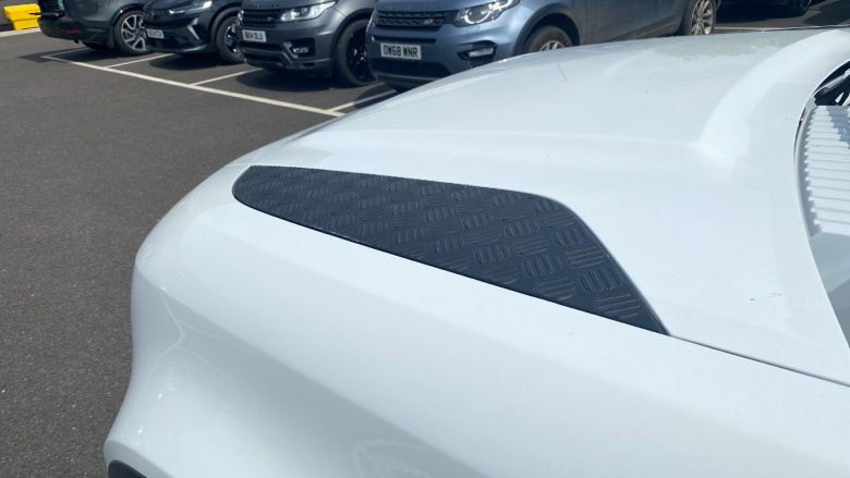 Land Rover Defender 90 Diesel 3.0 D250 Hard Top Auto